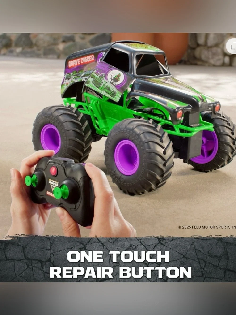 Spin Master Monster Jam Smash & Bash Grave Digger RC Truck USB-C 13in